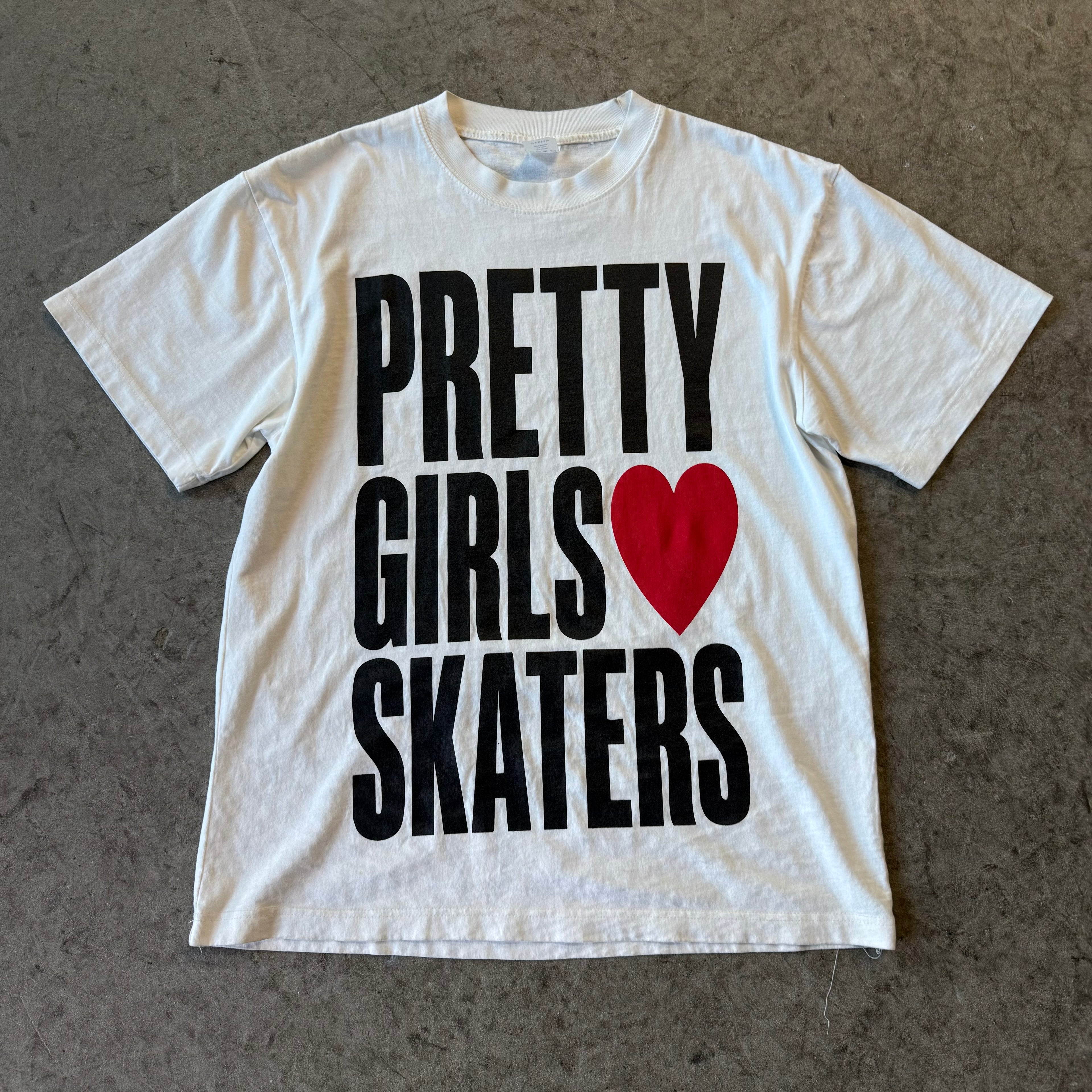 PRETTY GIRL T SHIRT